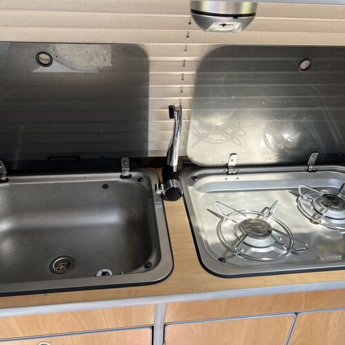 Toyota Granvia WELLHOUSE Camper Van 4 Berth 2690cc Petrol/LPG Automatic PRO Conversion 65058 Miles