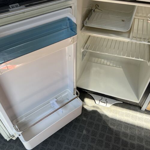 Toyota Granvia WELLHOUSE Camper Van 4 Berth 2690cc Petrol/LPG Automatic PRO Conversion 65058 Miles