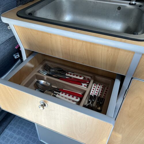 Toyota Granvia WELLHOUSE Camper Van 4 Berth 2690cc Petrol/LPG Automatic PRO Conversion 65058 Miles