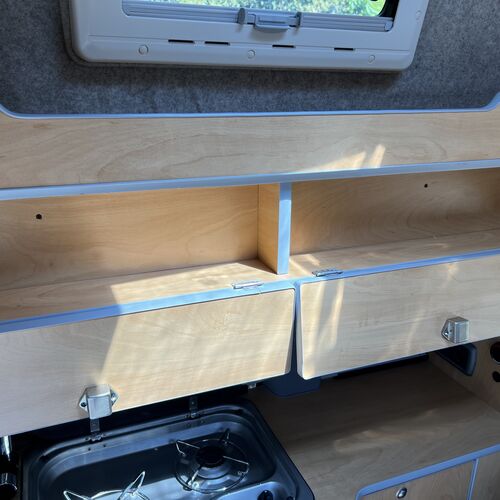 Toyota Granvia WELLHOUSE Camper Van 4 Berth 2690cc Petrol/LPG Automatic PRO Conversion 65058 Miles