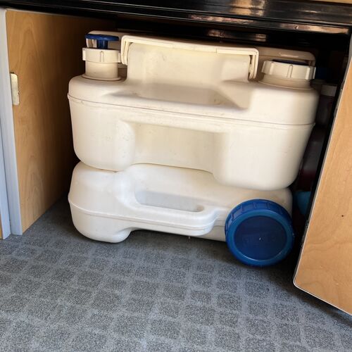 Toyota Granvia WELLHOUSE Camper Van 4 Berth 2690cc Petrol/LPG Automatic PRO Conversion 65058 Miles