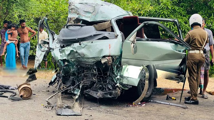 வாகன விபத்தில் இருவர் உயிரிழப்பு