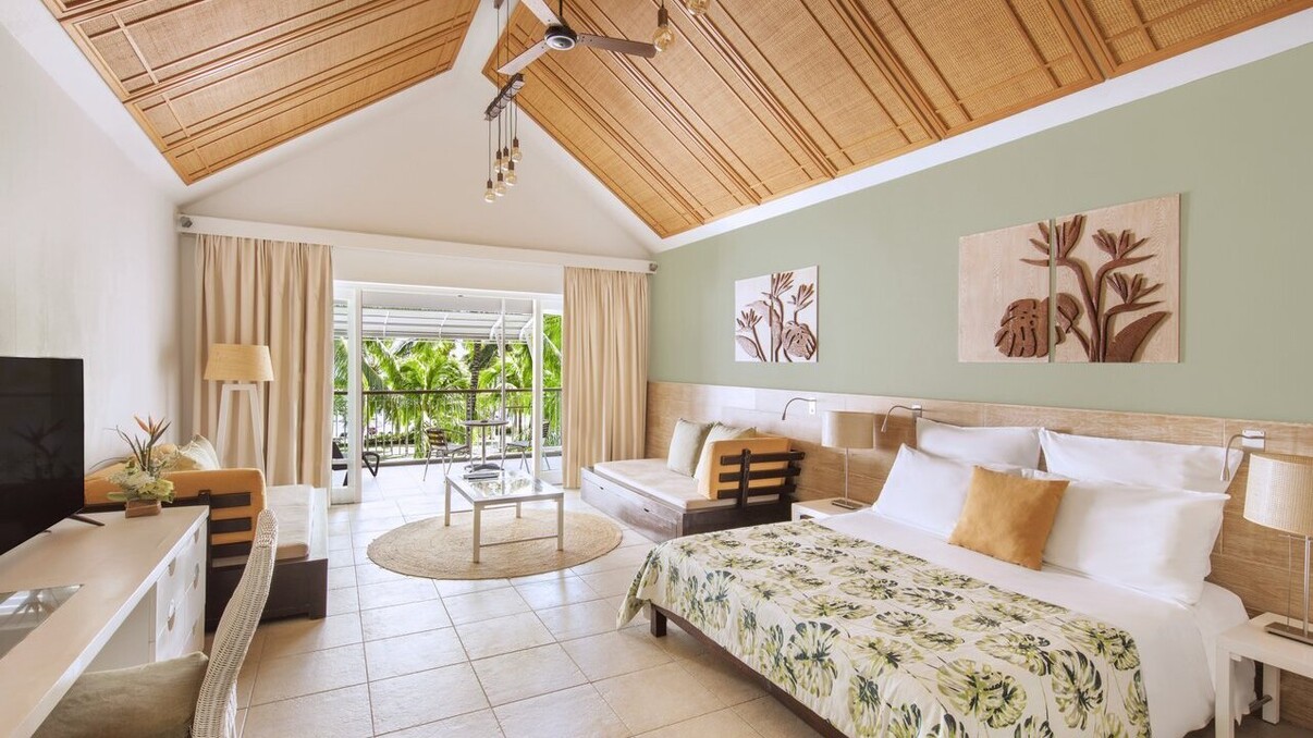 Victoria Beachcomber Resort & Spa