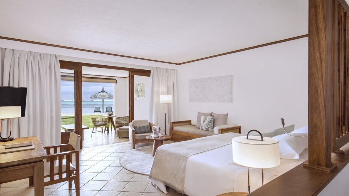 Paradis Beachcomber Golf Resort & Spa