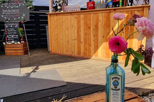 Gallery | Jolly Hucksters Mobile Bar Company | mobile bar Hertfordshire/mobile bar Buckinghamshire/mobile bar Hertfordshire/Wedding bar Buckinghamshire | wedding bar Hertfordshire | Real ale events bar /corporate events Hertfordshire/party bars Buckinghamshire/charity event bars