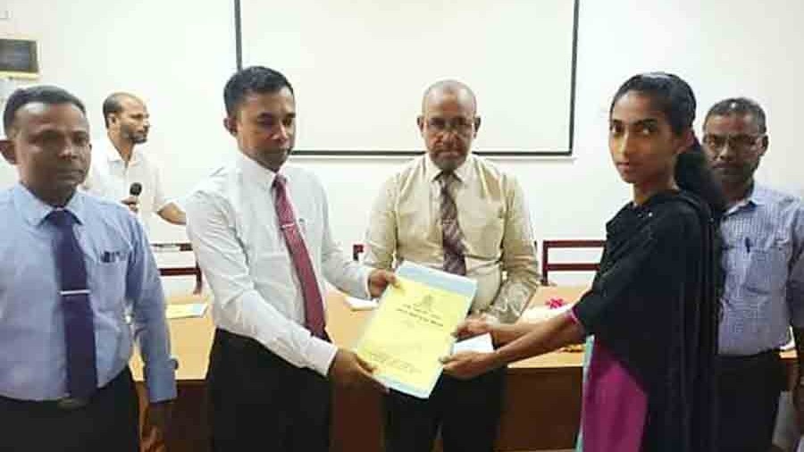 காணி நடமாடும் சேவை