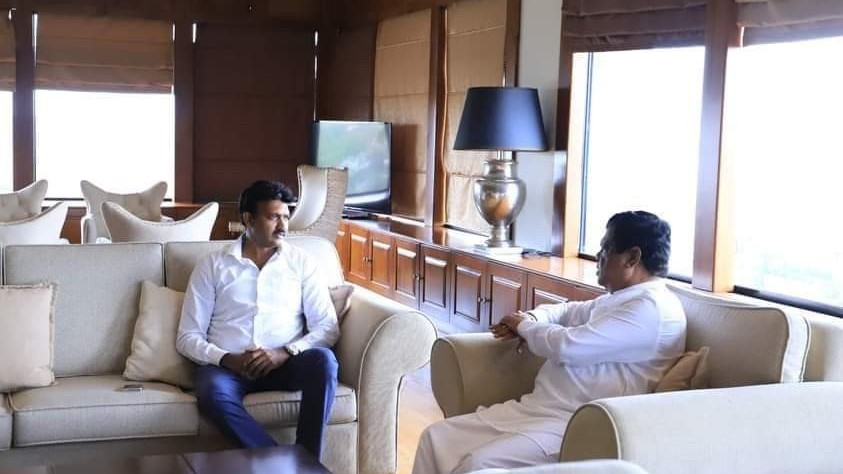 பந்துல குணவர்தன - செந்தில் தொண்டமான் கலந்துரையாடல்