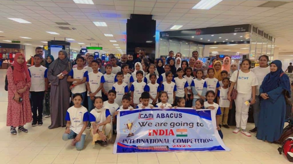 44 மாணவர்கள் இந்தியா பயணம்