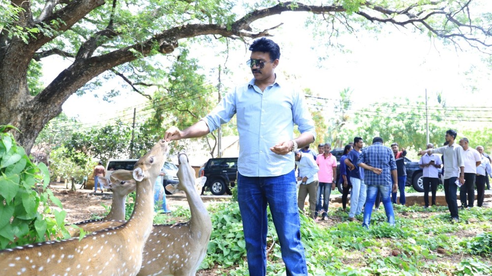 மான்களைப் பாதுகாக்கும்  நடவடிக்கையில் செந்தில் தொண்டமான்!