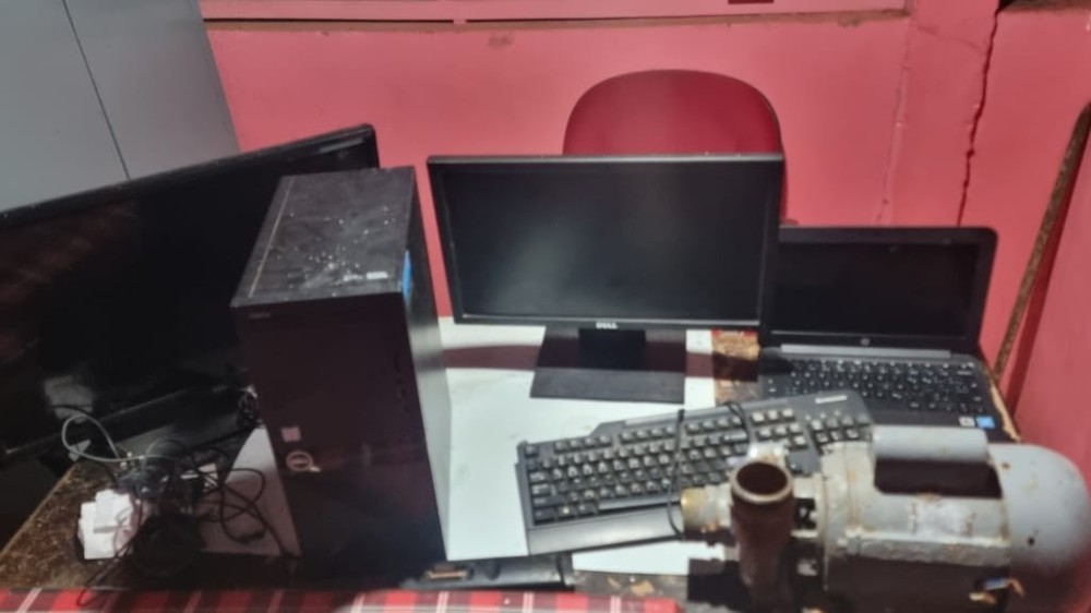 திருட்டு சந்தேகத்தில் இருவர் கைது