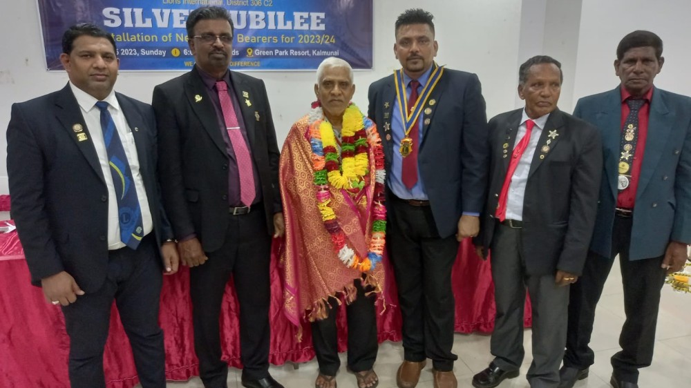 மூவருக்குக் கௌரவம்