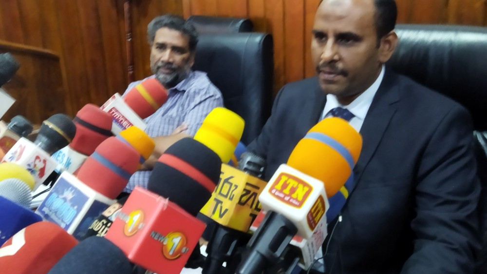 எதற்கும் அஞ்சேன் என்றாகிறார் உபவேந்தர்