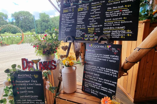 Gallery | Jolly Hucksters Mobile Bar Company | mobile bar Hertfordshire/mobile bar Buckinghamshire/mobile bar Hertfordshire/Wedding bar Buckinghamshire | wedding bar Hertfordshire | Real ale events bar /corporate events Hertfordshire/party bars Buckinghamshire/charity event bars