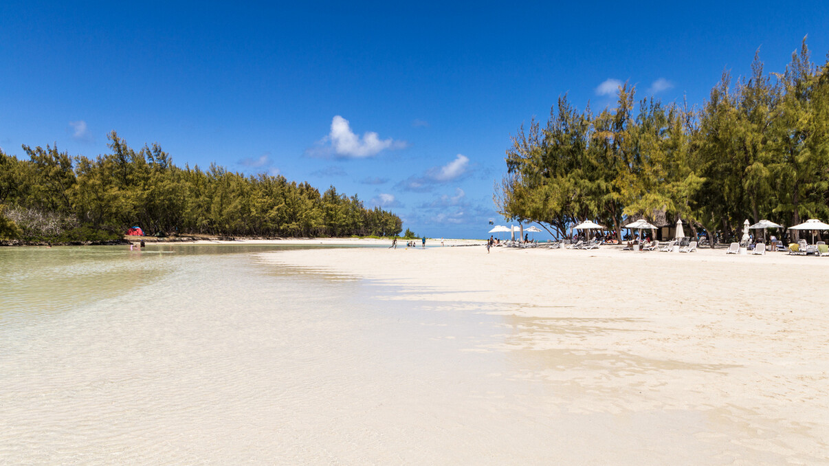 Ile aux Cerfs Tours - Island of Ile aux Cerfs
