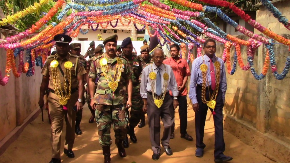 இராணுவத்தால்  வீடு ஒன்றிற்கான அடிக்கல் நாட்டல்