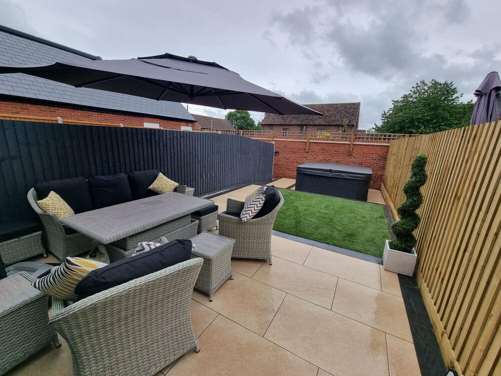 Gallery | Hd Landscaping | Landscape Gardening | Garden Maintenance Leighton Buzzard | Garden Design Bedfordshire