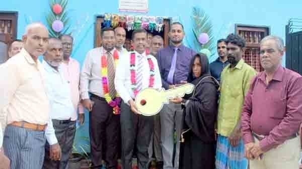 புதிய வீடு கையளிக்கும் நிகழ்வு