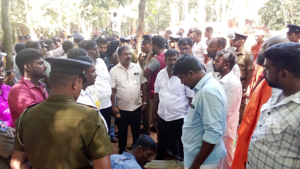 வழிபாட்டு உரிமை மறுப்புக்கு எதிராக பொலிஸில் முறையீடு