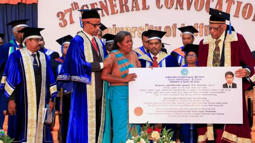 அனைவரையும் நெகிழ வைத்த 2ஆம் நாள் பட்டமளிப்பு விழா