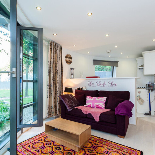 Montaigne Close, London, SW1P 4