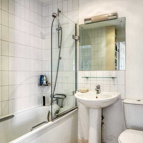 Wandsworth Bridge Road, London, SW6