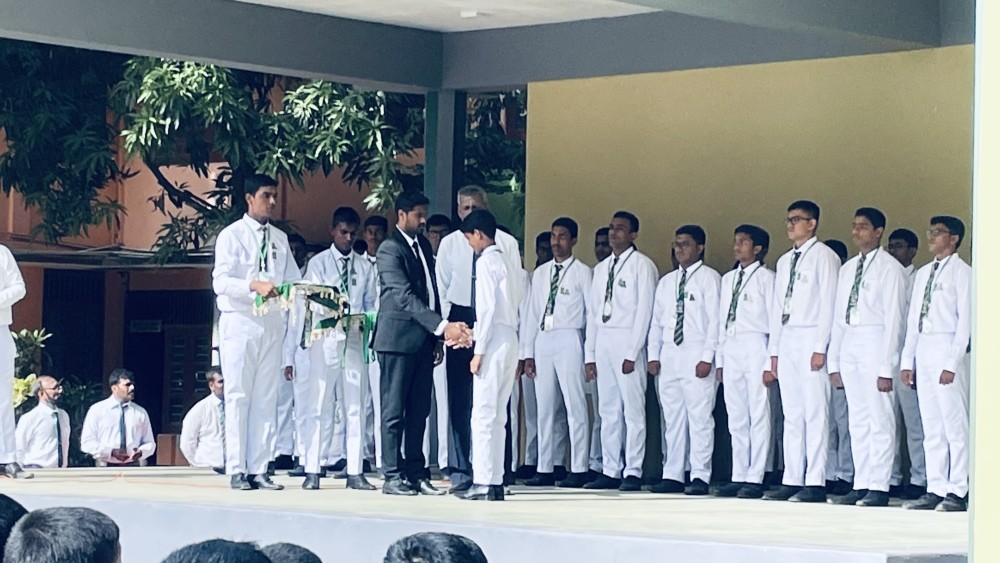 மாணவ தலைவர்களுக்கு பதக்கம் சூட்டும் வைபவம்