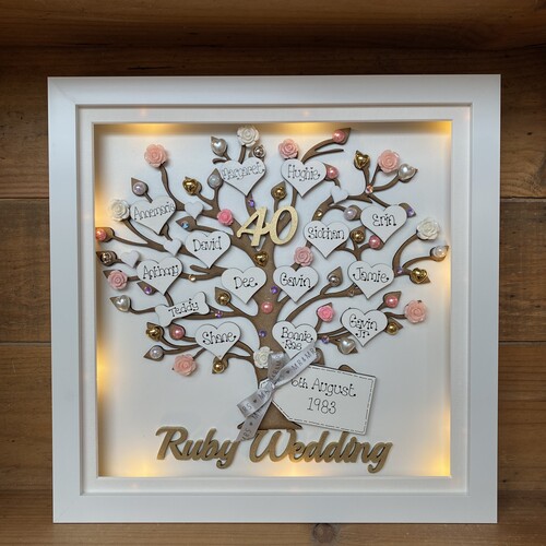 Personalised Anniversary Gift – Custom Family Tree Frame with Names, Pearls & Optional Lights