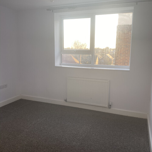 QUEENSWAY, BLETCHLEY - 2 BEDROOMS