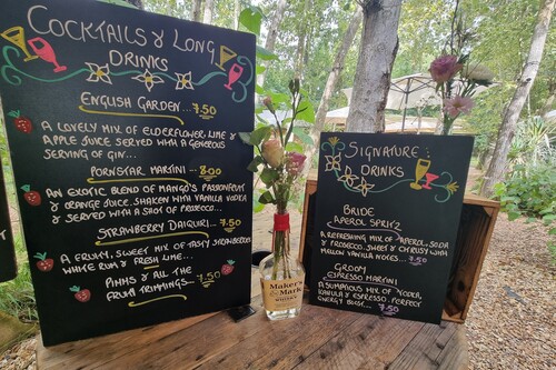Gallery | Jolly Hucksters Mobile Bar Company | mobile bar Hertfordshire/mobile bar Buckinghamshire/mobile bar Hertfordshire/Wedding bar Buckinghamshire | wedding bar Hertfordshire | Real ale events bar /corporate events Hertfordshire/party bars Buckinghamshire/charity event bars