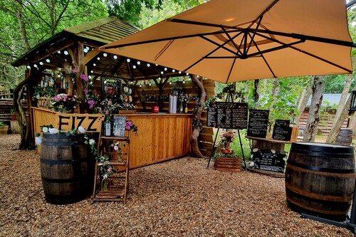 Gallery | Jolly Hucksters Mobile Bar Company | mobile bar Hertfordshire/mobile bar Buckinghamshire/mobile bar Hertfordshire/Wedding bar Buckinghamshire | wedding bar Hertfordshire | Real ale events bar /corporate events Hertfordshire/party bars Buckinghamshire/charity event bars