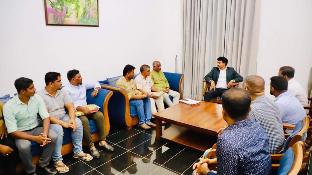 தனியார் பஸ் உரிமையாளர்கள் ஆளுநருடன் சந்திப்பு