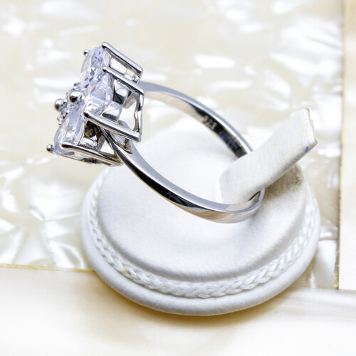 925 Sterling Silver Ring Plated in Rhodium