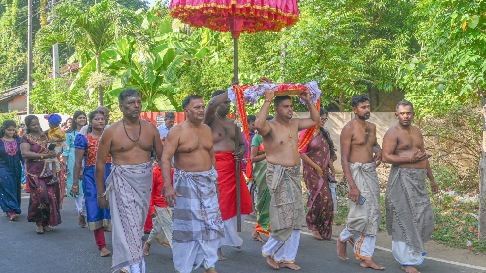 நல்லூர் கந்தன் திருவிழாவுக்கான கொடிச்சீலை எடுத்து வரப்பட்டது!