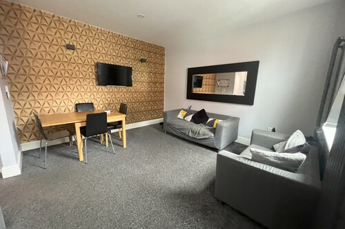 14 Quarry Mount Street