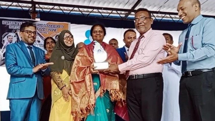 கல்விப் பணிப்பாளருக்கு கௌரவம்