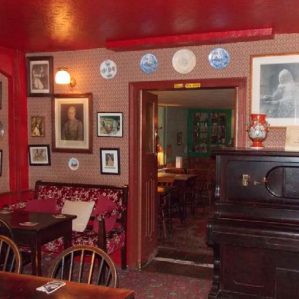 The Three Horsehoes Pub