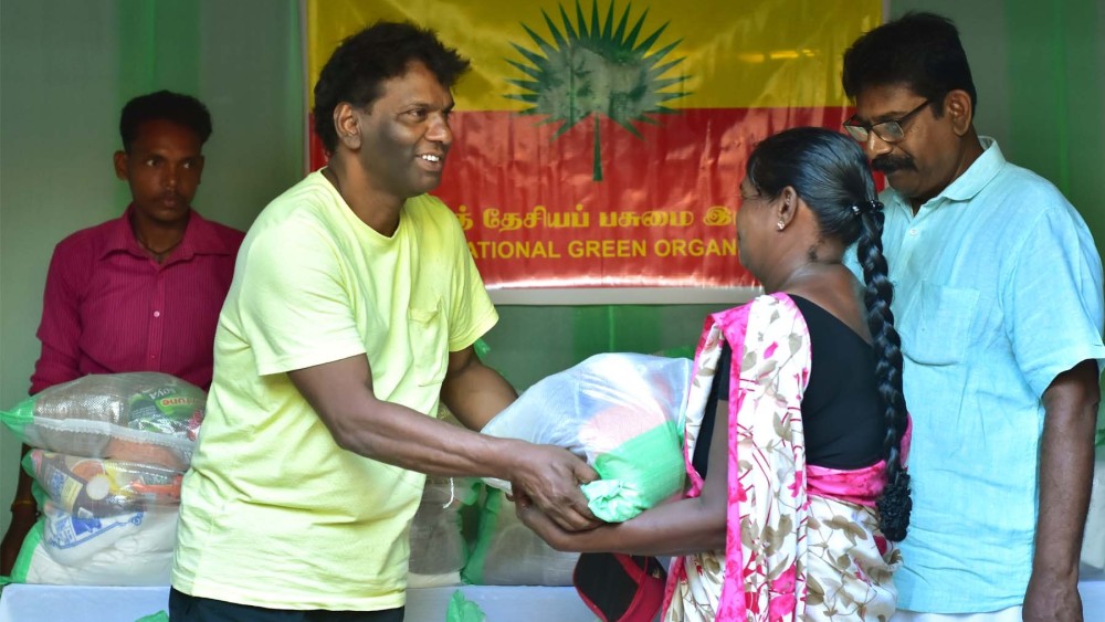 வேலணை, நாவற்குழி மக்களுக்கு உலருணவு பொதிகள் விநியோகம்