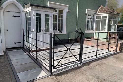 Estate Dig In Gates to match 900mm high panels