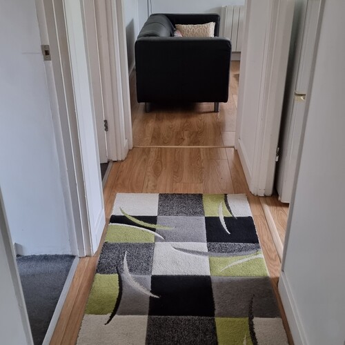 Lansdown Castle Drive ground floor apartment For 3 Nr cheltenham Railway Station