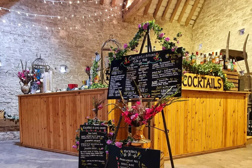 Gallery | Jolly Hucksters Mobile Bar Company | mobile bar Hertfordshire/mobile bar Buckinghamshire/mobile bar Hertfordshire/Wedding bar Buckinghamshire | wedding bar Hertfordshire | Real ale events bar /corporate events Hertfordshire/party bars Buckinghamshire/charity event bars