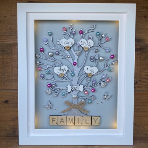 Large “ pretty with pearls “ family tree frame