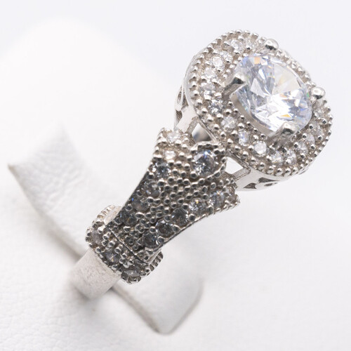 Vintage Style Zirconia Stone Set on Silver