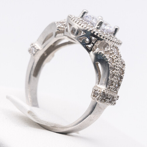 Vintage Style Zirconia Stone Set on Silver