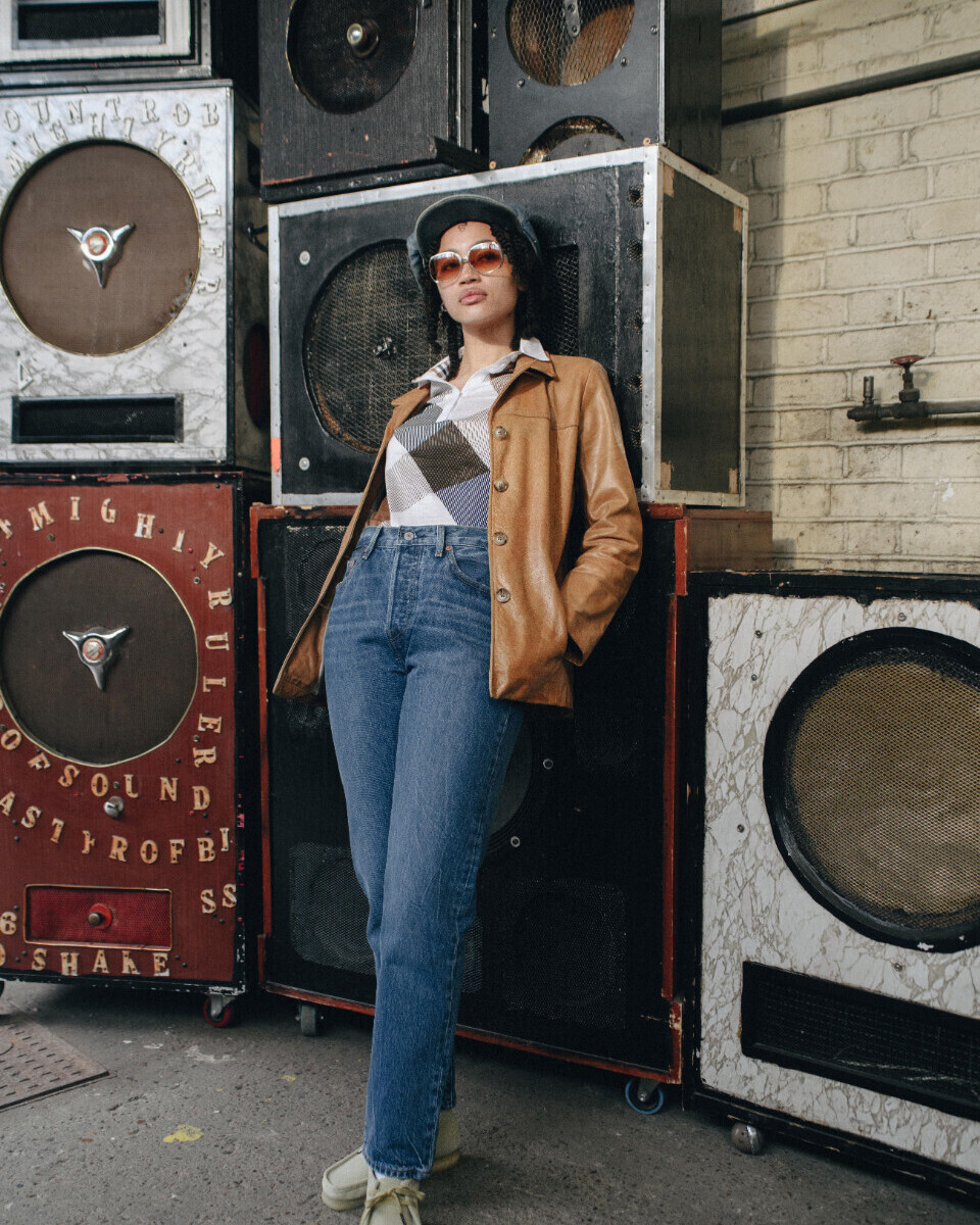 AMANDINE: Graphic Designer