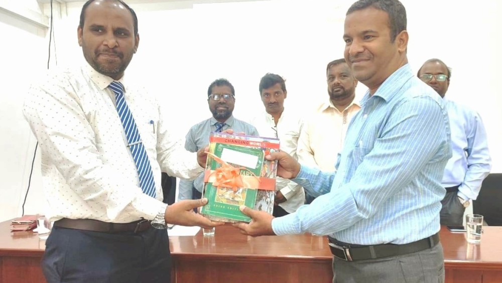 பயிற்சிப் பட்டறையும் நூலகங்களுக்கு புத்தகங்கள் அன்பளிப்பும்