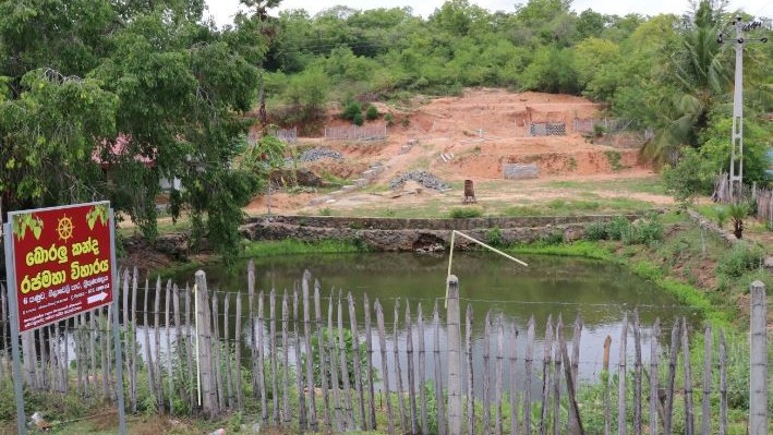 தடை உத்தரவை மீறி கட்டப்படும் விகாரை