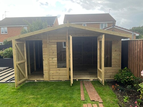 #SHA013 14x10 Apex Summer House Combi