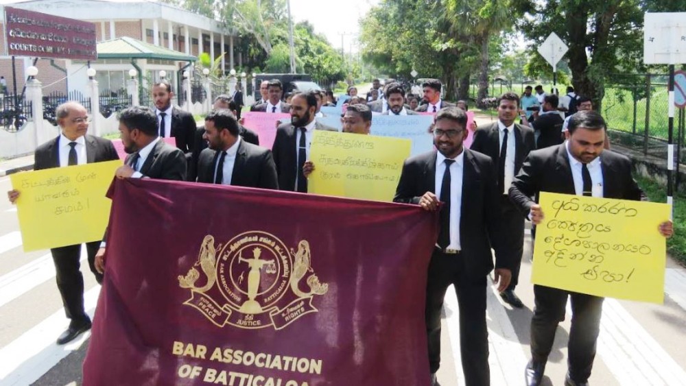 சட்டத்தரணிகள் கவனயீர்ப்பு போராட்டம்