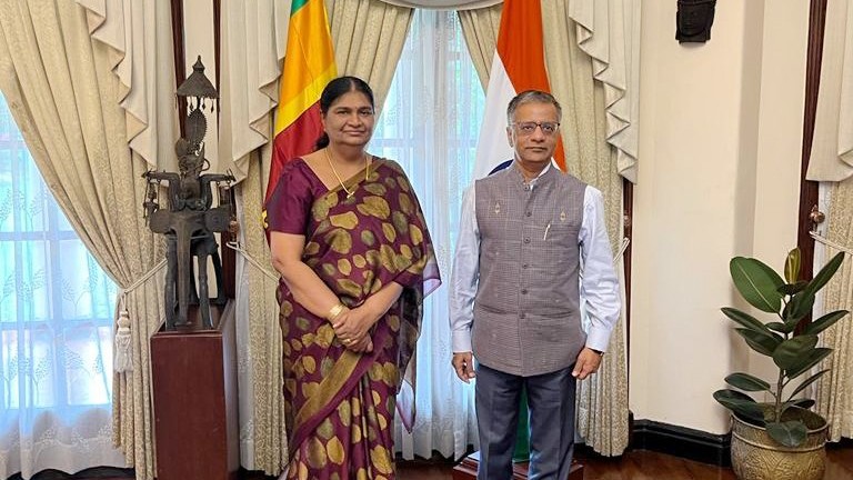 வடக்கு ஆளுநர் இந்தியத் தூதுவர் சந்திப்பு