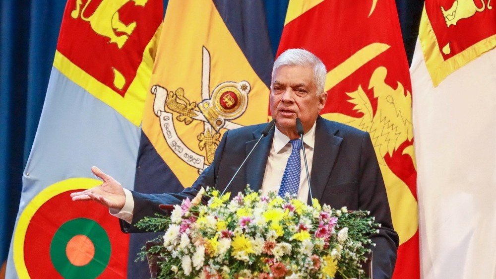 அறிவார்ந்த மனித வளம் தீர்மானிக்க வேண்டும்